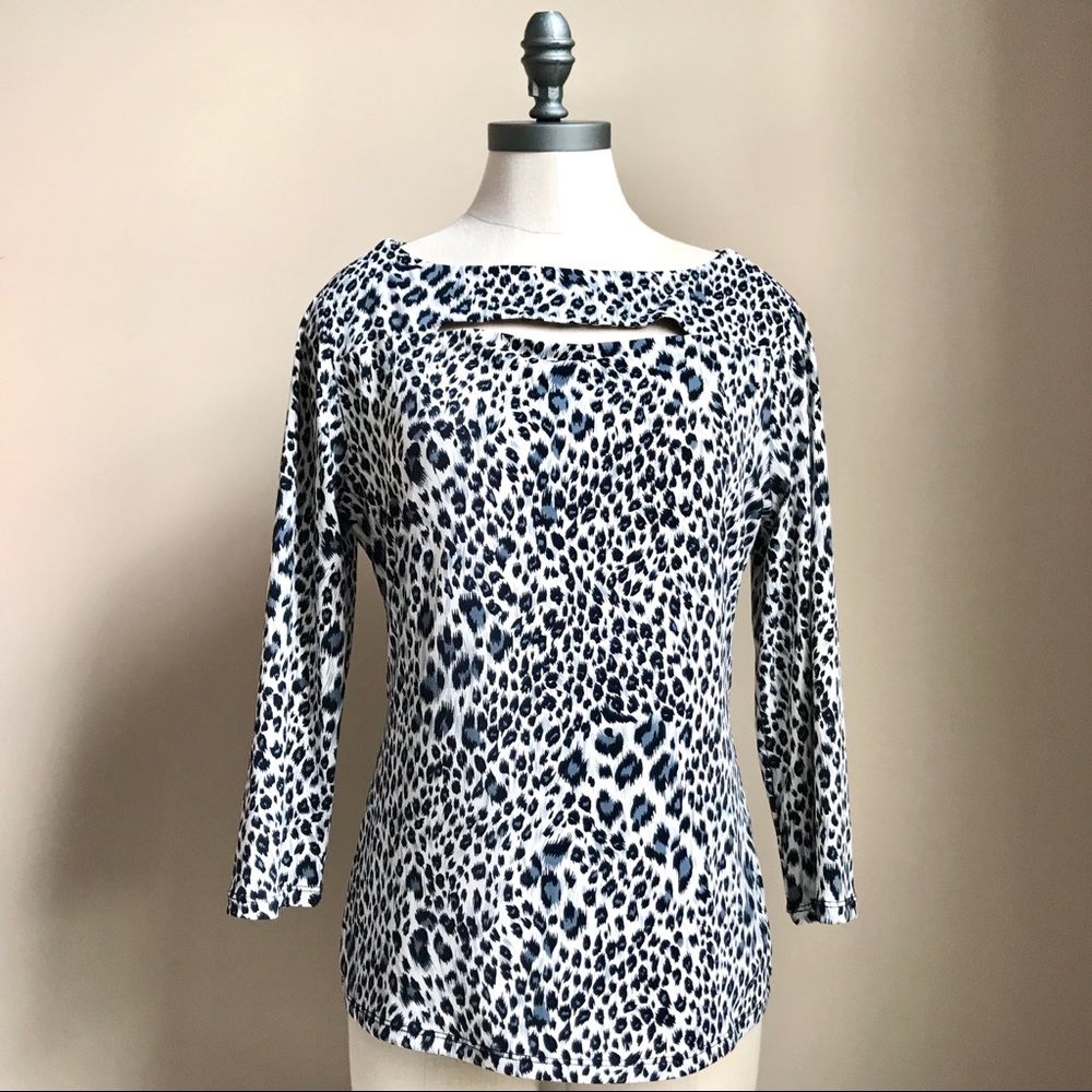 NWT CARMEN Carmen Marc Valvo Animal Print Blouse